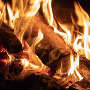 【公共意外責任保險理賠案例】卡式爐使用不當，容易引起火災，不可不慎!